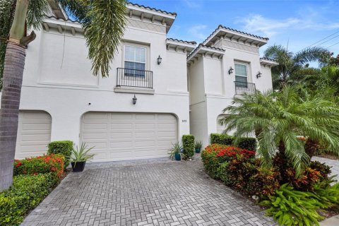 Touwnhouse à vendre à Tampa, Floride: 3 chambres, 206.15 m2 № 1912149 - photo 1