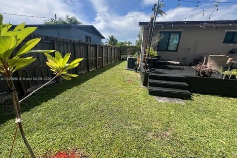 House in Cutler Bay, Florida 3 bedrooms, 89.19 sq.m. № 1800962 - photo 14