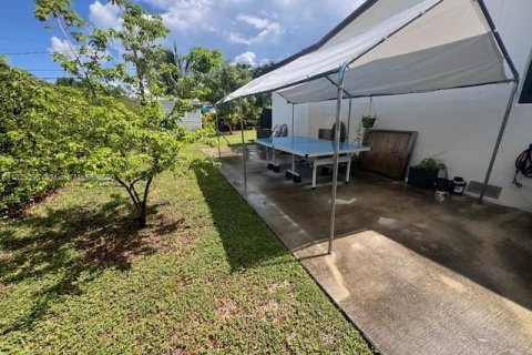 House in Cutler Bay, Florida 3 bedrooms, 89.19 sq.m. № 1800962 - photo 17