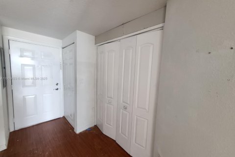 Apartamento en alquiler en Miami, Florida, 2 dormitorios № 1952094 - foto 25
