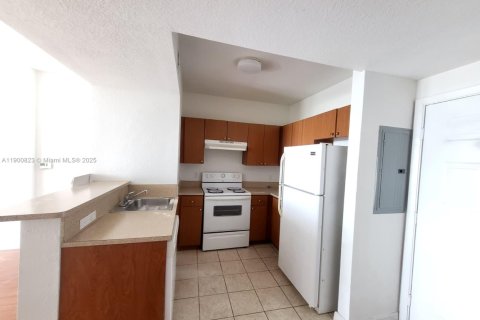 Apartamento en alquiler en Miami, Florida, 2 dormitorios № 1952094 - foto 21