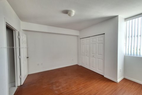 Apartamento en alquiler en Miami, Florida, 2 dormitorios № 1952094 - foto 22