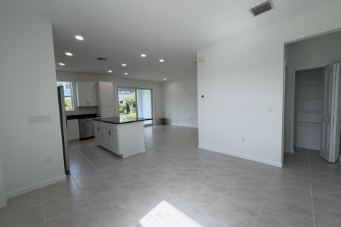 Touwnhouse à louer à Westlake, Floride: 4 chambres, 165.74 m2 № 2181211 - photo 3