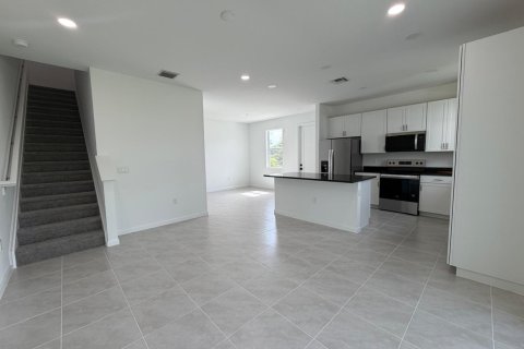 Touwnhouse à louer à Westlake, Floride: 4 chambres, 165.74 m2 № 2181211 - photo 6