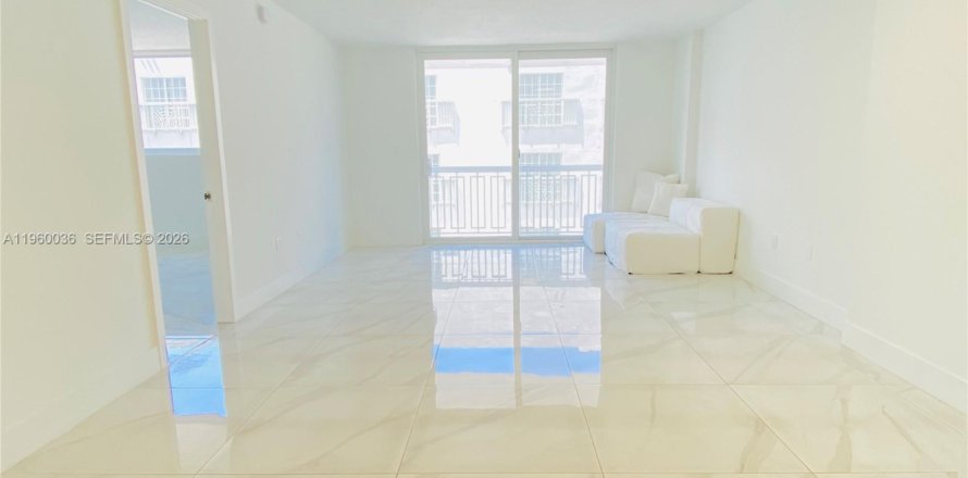 Кондоминиум с 1 спальней в Майами-Бич, Флорида № 2020286