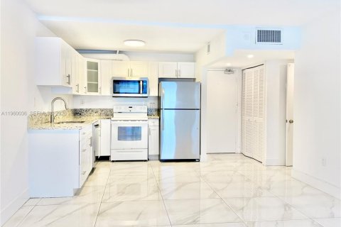 Снять в аренду кондоминиум в Майами-Бич, Флорида 1 спальня, 60.85м2, № 2020286 - фото 6
