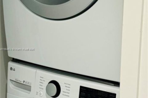 Copropriété à vendre à Miami, Floride: 2 chambres, 94.57 m2 № 1956077 - photo 11