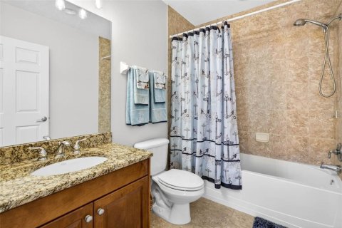 Condo in Redington Shores, Florida, 3 bedrooms № 2102000 - photo 20