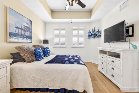 Condo in Redington Shores, Florida, 3 bedrooms № 2102000 - photo 22