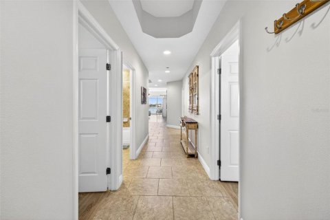 Condo in Redington Shores, Florida, 3 bedrooms № 2102000 - photo 4