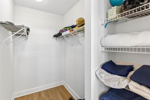 Condo in Redington Shores, Florida, 3 bedrooms № 2102000 - photo 25