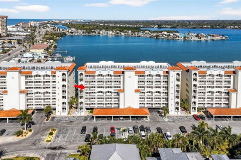 Condo in Redington Shores, Florida, 3 bedrooms № 2102000 - photo 3