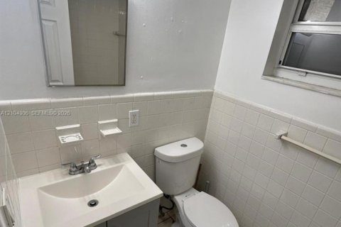 Immobilier commercial à louer à Hollywood, Floride: 209.77 m2 № 2412247 - photo 5