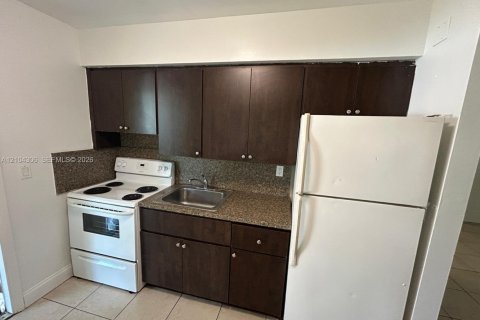 Immobilier commercial à Hollywood, Floride 209.77 m2 № 2412247