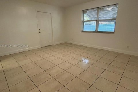 Immobilier commercial à louer à Hollywood, Floride: 209.77 m2 № 2412247 - photo 4