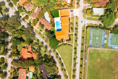 Casa en venta en Coral Gables, Florida, 7 dormitorios, 994.61 m2 № 2154937 - foto 28