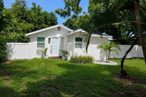 Villa ou maison à vendre à Saint Petersburg, Floride: 3 chambres, 71.35 m2 № 2239253 - photo 2