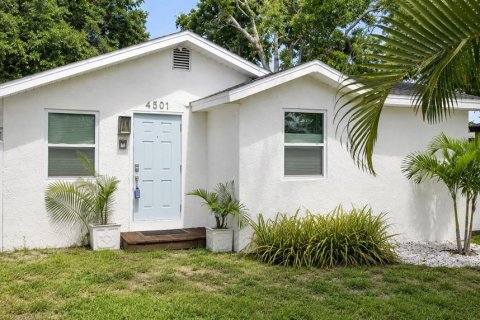 Villa ou maison à Saint Petersburg, Floride 3 chambres, 71.35 m2 № 2239253