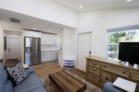 Villa ou maison à vendre à Saint Petersburg, Floride: 3 chambres, 71.35 m2 № 2239253 - photo 4