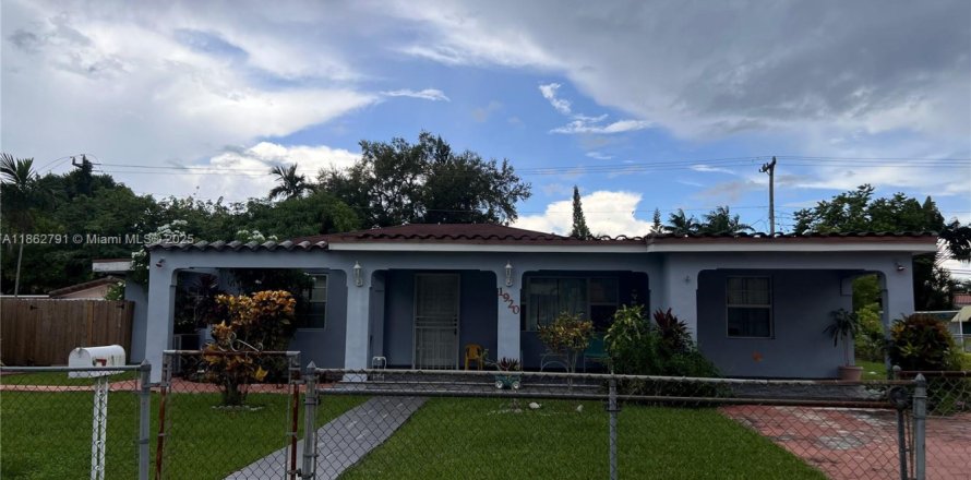 Casa en Miami, Florida 3 dormitorios, 194.35 m2 № 1889880