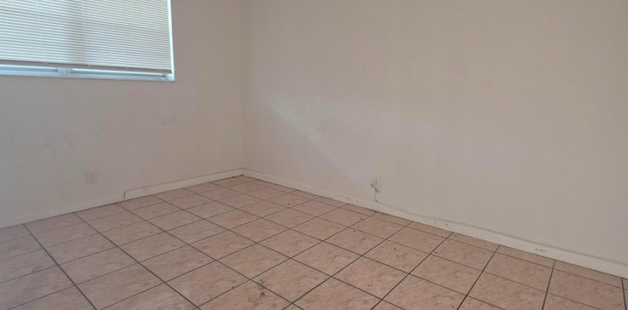 Appartement à Hollywood, Floride 1 chambre, 48.68 m2 № 2376221