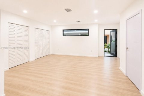 Townhouse in Florida City, Florida 3 bedrooms, 140.84 sq.m. № 2254136 - photo 9