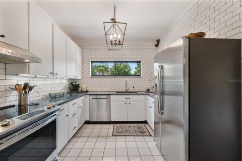 Villa ou maison à vendre à Lakeland, Floride: 4 chambres, 183.57 m2 № 2209668 - photo 16