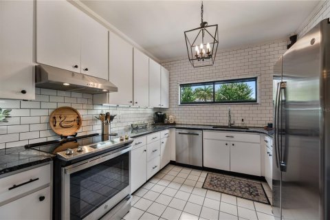 Villa ou maison à vendre à Lakeland, Floride: 4 chambres, 183.57 m2 № 2209668 - photo 15