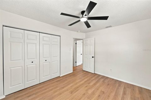 House in Seminole, Florida 3 bedrooms, 92.34 sq.m. № 2421782 - photo 22