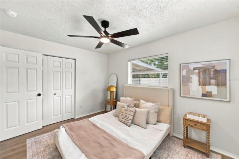 House in Seminole, Florida 3 bedrooms, 92.34 sq.m. № 2421782 - photo 26