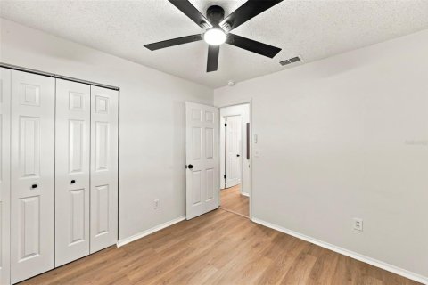 House in Seminole, Florida 3 bedrooms, 92.34 sq.m. № 2421782 - photo 30