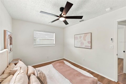 House in Seminole, Florida 3 bedrooms, 92.34 sq.m. № 2421782 - photo 25