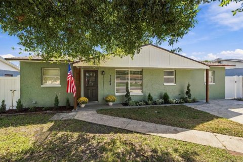 House in Seminole, Florida 3 bedrooms, 92.34 sq.m. № 2421782 - photo 5