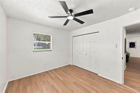 House in Seminole, Florida 3 bedrooms, 92.34 sq.m. № 2421782 - photo 21