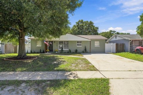 House in Seminole, Florida 3 bedrooms, 92.34 sq.m. № 2421782 - photo 2