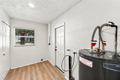 House in Seminole, Florida 3 bedrooms, 92.34 sq.m. № 2421782 - photo 18