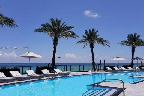 Copropriété à vendre à Sunny Isles Beach, Floride: 4 chambres, 294.59 m2 № 1968712 - photo 1