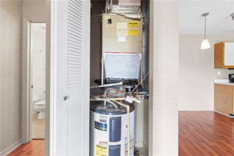 Condo in Saint Petersburg, Florida, 1 bedroom  № 2102460 - photo 29