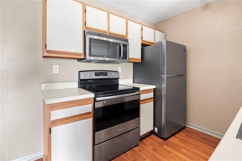 Condo in Saint Petersburg, Florida, 1 bedroom  № 2102460 - photo 12