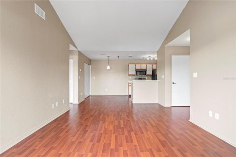 Condo in Saint Petersburg, Florida, 1 bedroom  № 2102460 - photo 8