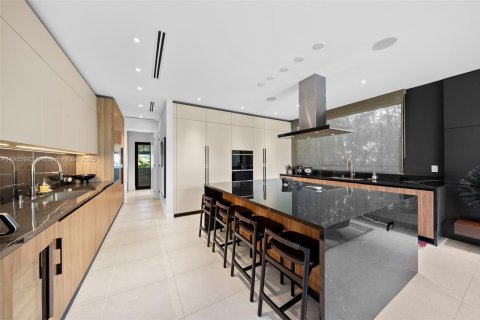 Casa en alquiler en Miami Beach, Florida, 5 dormitorios, 478.45 m2 № 2062279 - foto 21