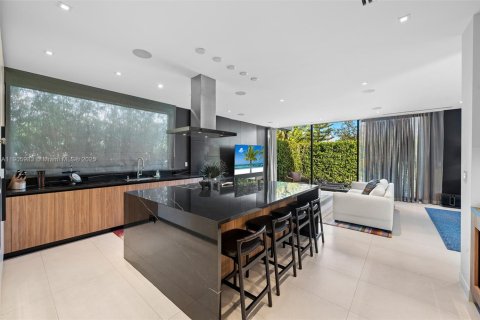 Casa en alquiler en Miami Beach, Florida, 5 dormitorios, 478.45 m2 № 2062279 - foto 19