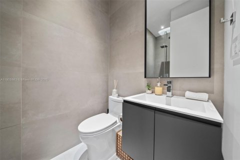 Casa en alquiler en Miami Beach, Florida, 5 dormitorios, 478.45 m2 № 2062279 - foto 27
