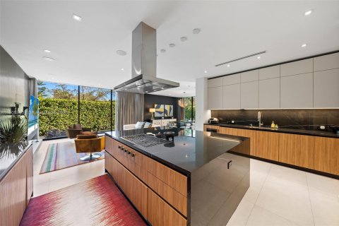 Casa en alquiler en Miami Beach, Florida, 5 dormitorios, 478.45 m2 № 2062279 - foto 18