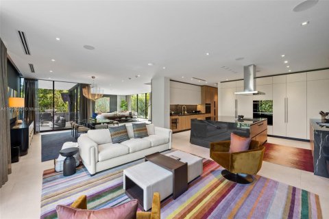 Casa en alquiler en Miami Beach, Florida, 5 dormitorios, 478.45 m2 № 2062279 - foto 15