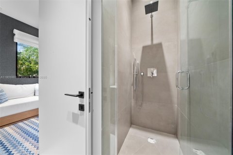 Casa en alquiler en Miami Beach, Florida, 5 dormitorios, 478.45 m2 № 2062279 - foto 28