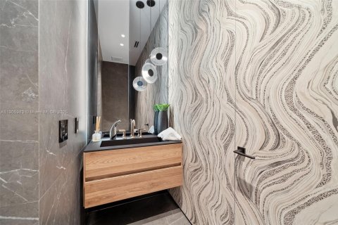 Casa en alquiler en Miami Beach, Florida, 5 dormitorios, 478.45 m2 № 2062279 - foto 29