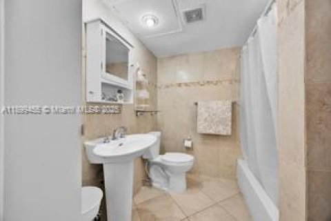 Adosado en venta en Pinecrest, Florida, 3 dormitorios, 96.62 m2 № 1951235 - foto 10