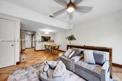Adosado en venta en Pinecrest, Florida, 3 dormitorios, 96.62 m2 № 1951235 - foto 17