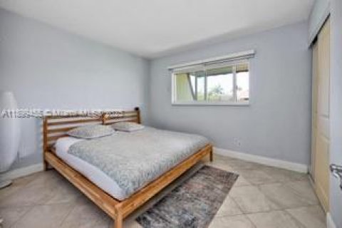 Adosado en venta en Pinecrest, Florida, 3 dormitorios, 96.62 m2 № 1951235 - foto 9